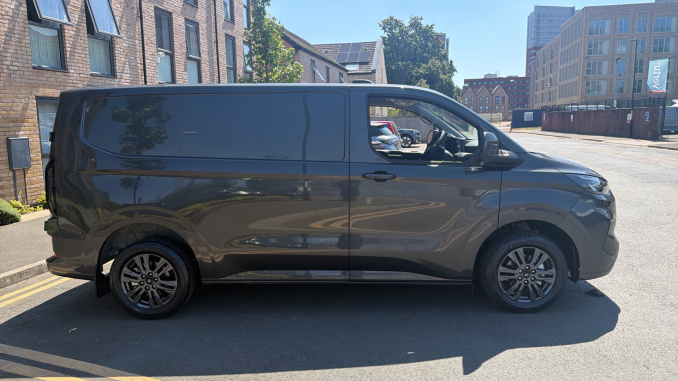 Ford Transit Custom 280 L1 Diesel Fwd 2.0 EcoBlue 136ps H1 Van Limited - Image 9
